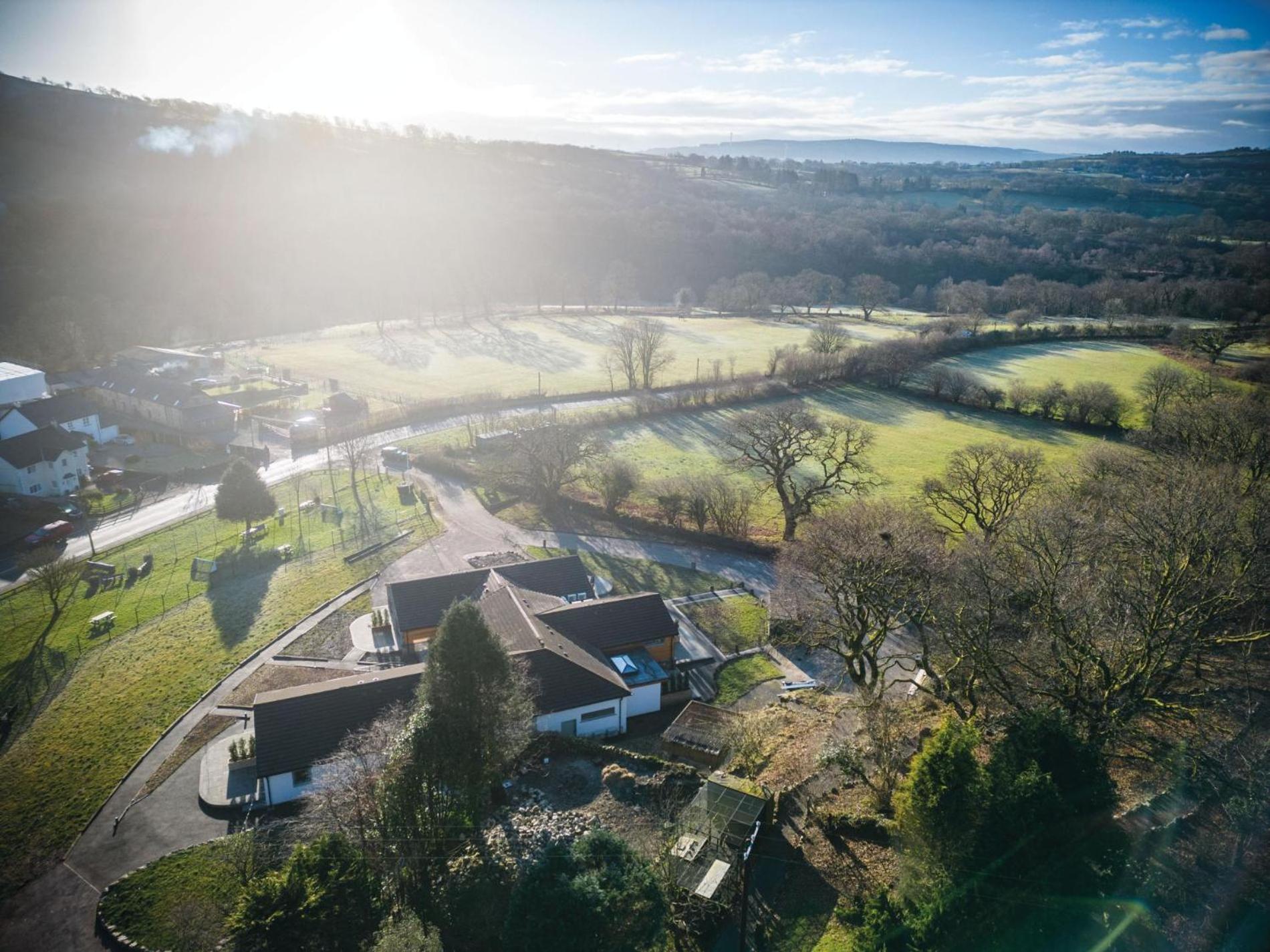 Suite 9 - Sleeping Giant Hotel - Pen Y Cae Inn Brecon Exterior foto